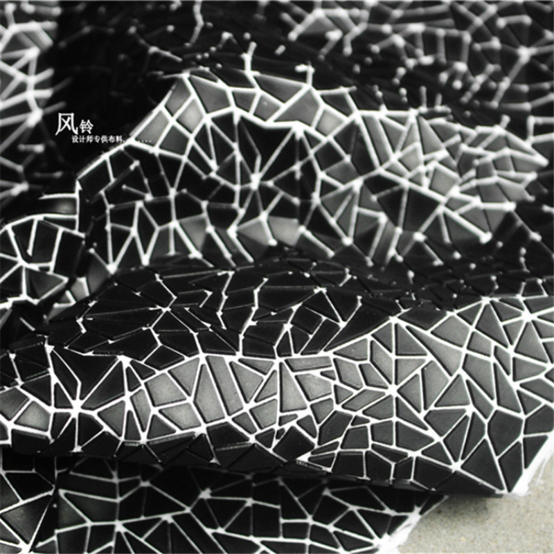 Is Sewing Textile Art - Tela de PU negra con forma