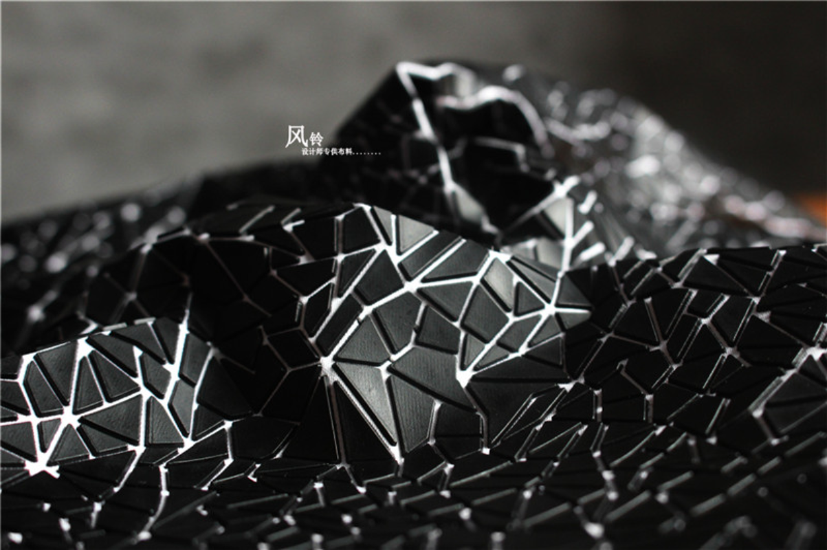 Tela de PU negra con forma Irr - Is Sewing Textile Art reseña y precio