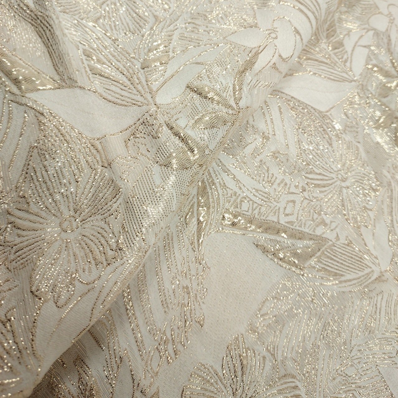 Tela Jacquard con Hojas en Rel - Textile For Sewing reseña y precio